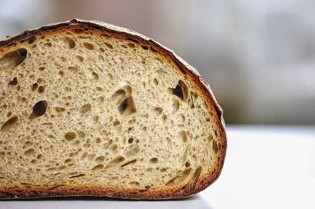 glinena posoda za peko kruha